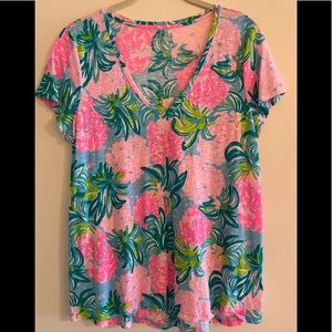 Lilly Pulitzer Etta “Blue Ibiza Pineapple Shake” T-Shirt
